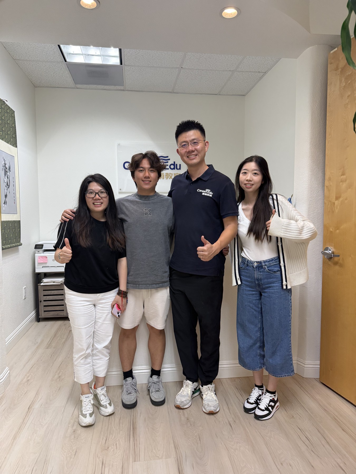 迦南教育真实照片:相聚迦南 · 办公室留影